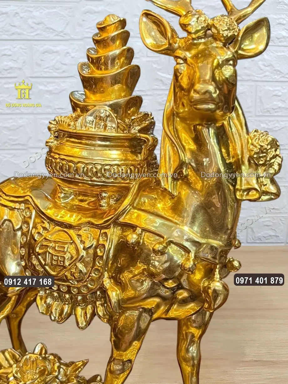 Từng họa tiết hoa văn được chăm ch&uacute;t v&ocirc; c&ugrave;ng tỉ mỉ